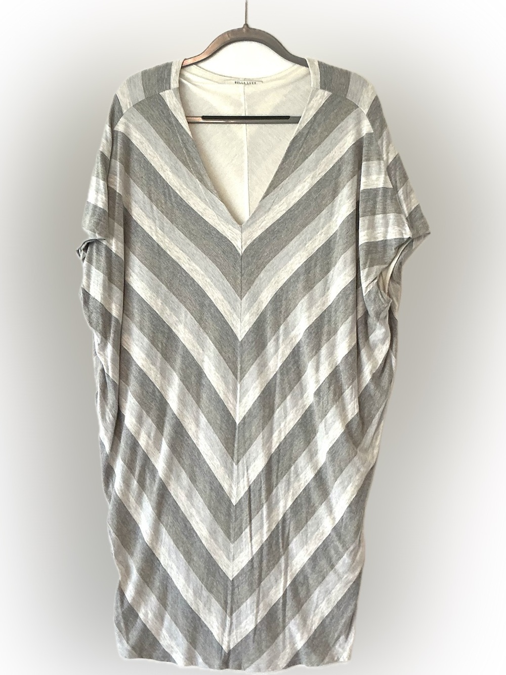Anthropologie Bella Luxx Tunic/Dress SzLG Gray/Cream Chevron V-Neck Batwing Slv